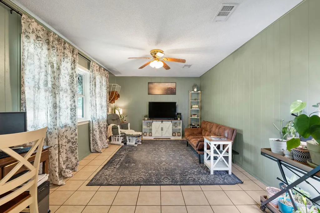 4240 Texas 236 Highway Moody TX 76557