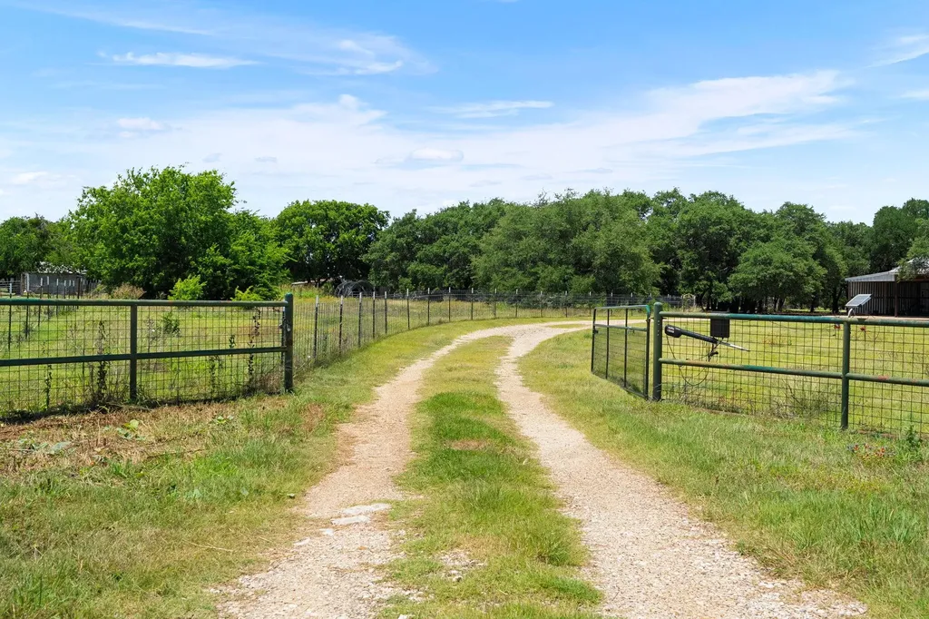 4240 Texas 236 Highway Moody TX 76557