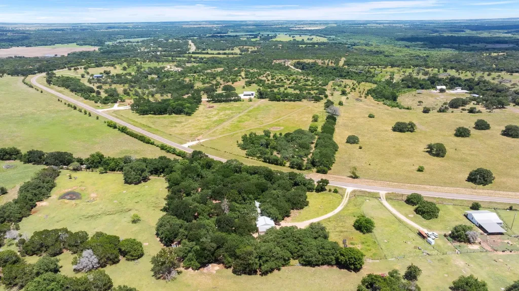 4240 Texas 236 Highway Moody TX 76557
