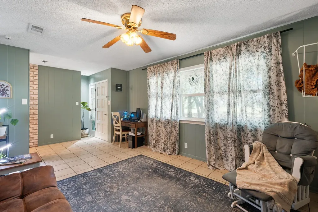 4240 Texas 236 Highway Moody TX 76557