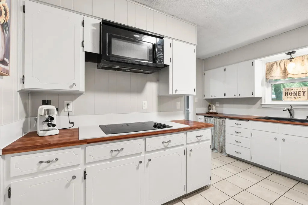 4240 Texas 236 Highway Moody TX 76557