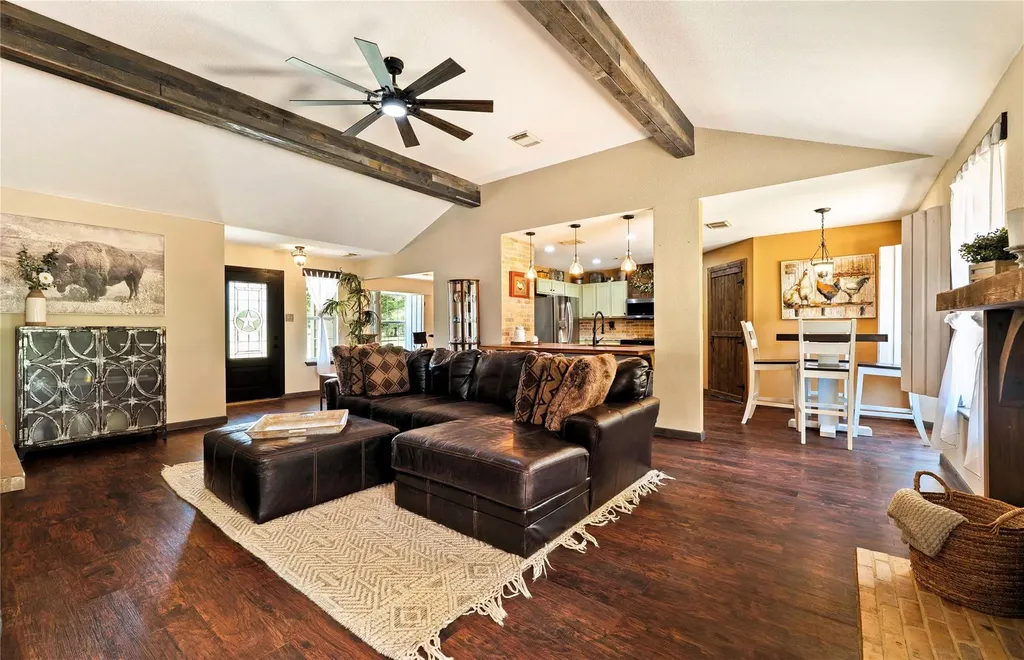 372 Hidden Oaks Drive Elgin TX 78621