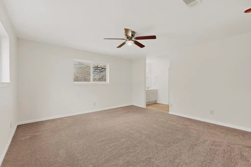 812 George Street Taylor TX 76574
