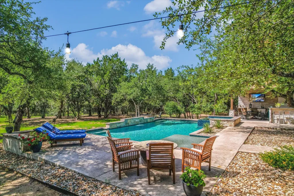 465 Lloyd Lane Dripping Springs TX 78620