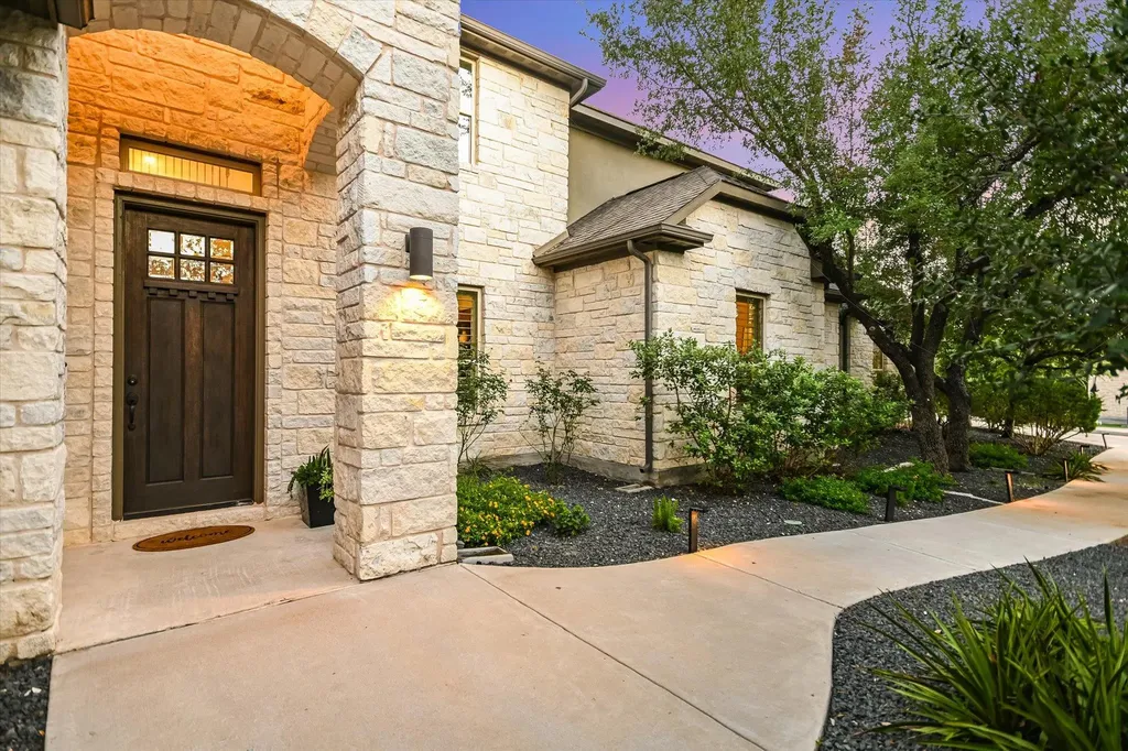 465 Lloyd Lane Dripping Springs TX 78620