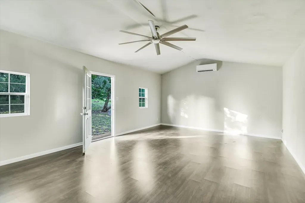 465 Lloyd Lane Dripping Springs TX 78620