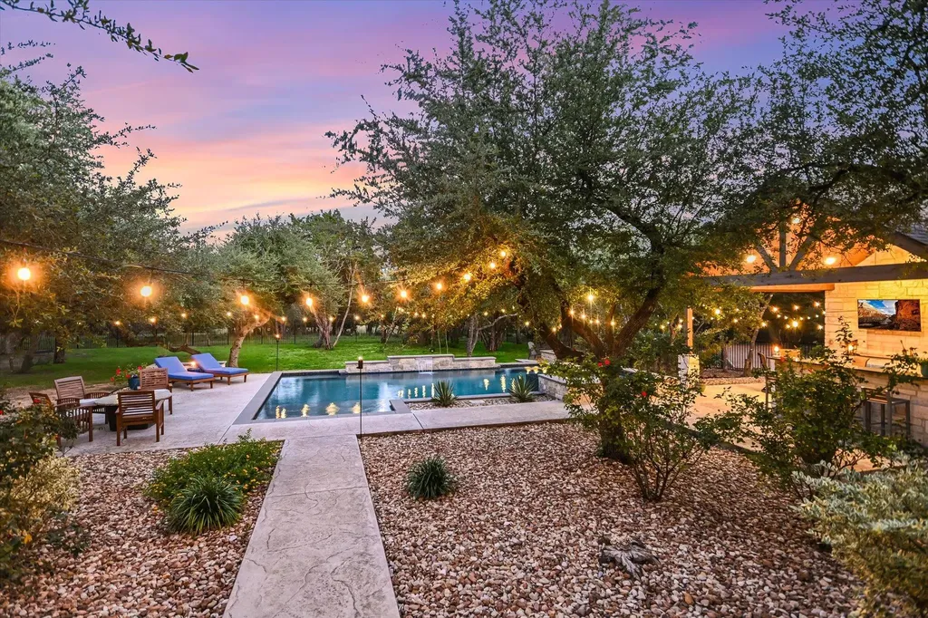 465 Lloyd Lane Dripping Springs TX 78620