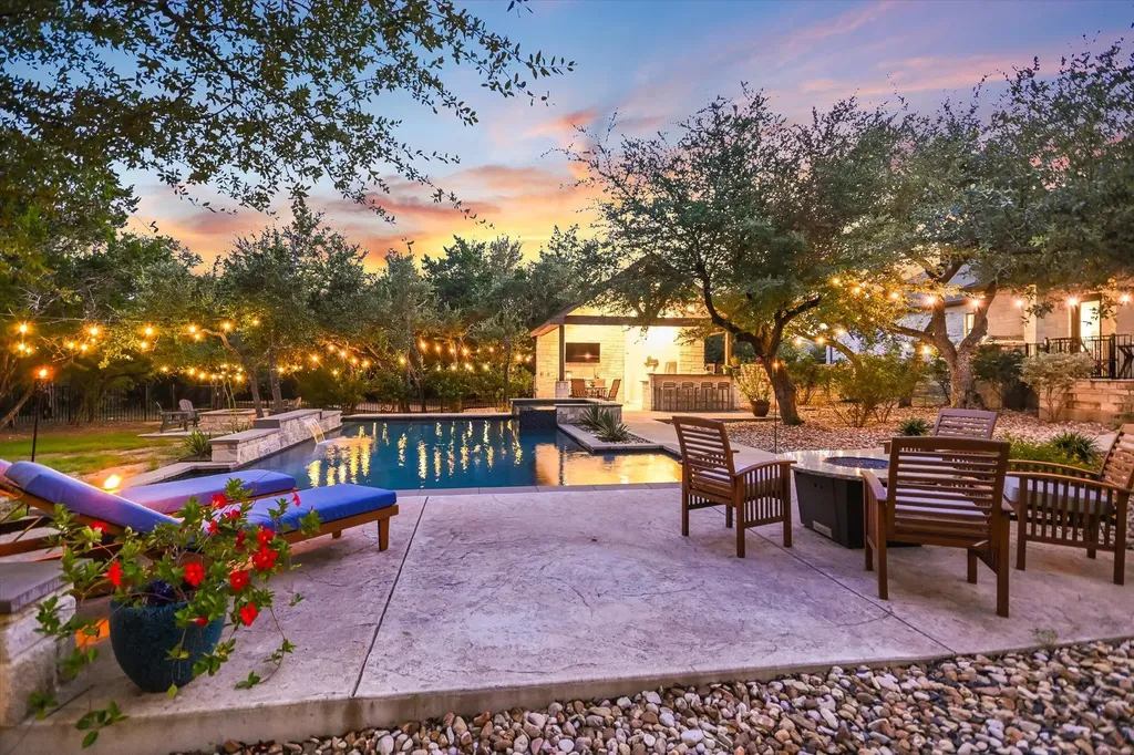465 Lloyd Lane Dripping Springs TX 78620