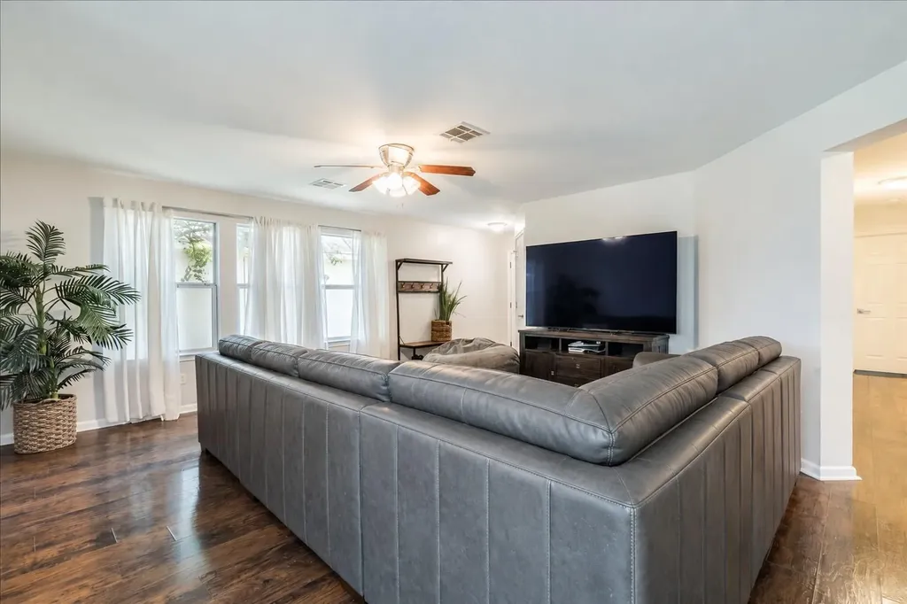 981 Goldenrod Street Kyle TX 78640