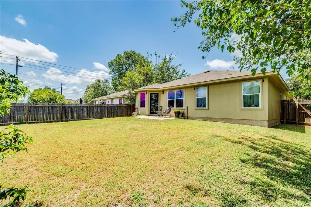 981 Goldenrod Street Kyle TX 78640