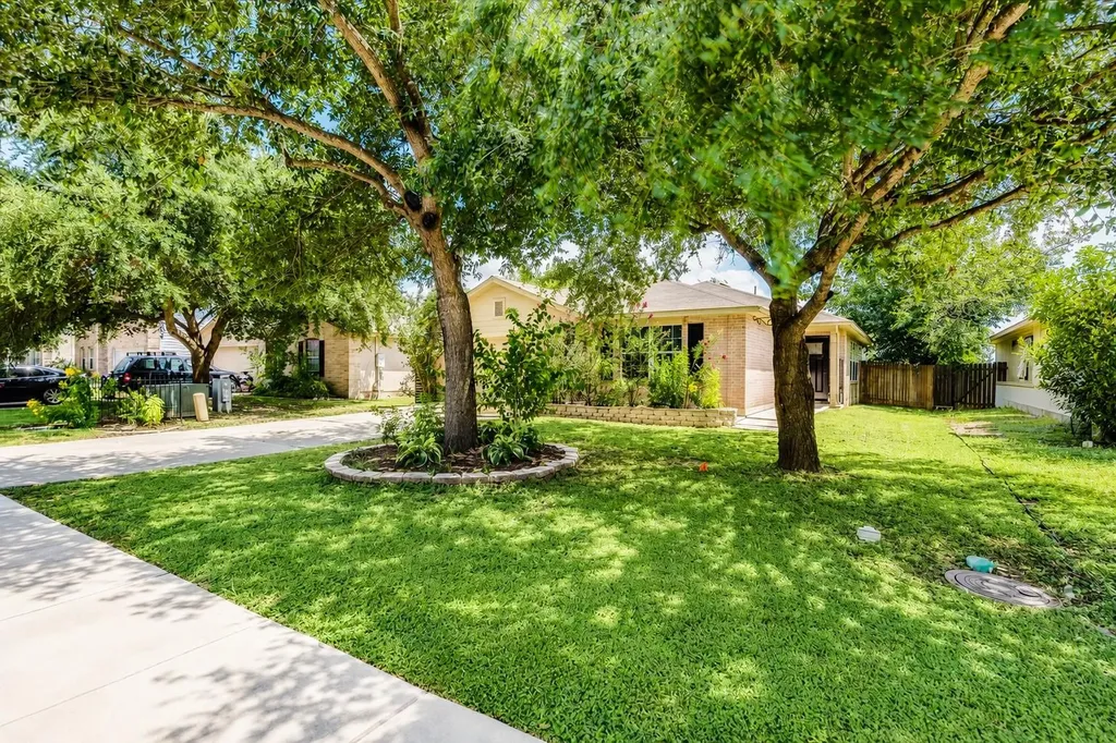 981 Goldenrod Street Kyle TX 78640