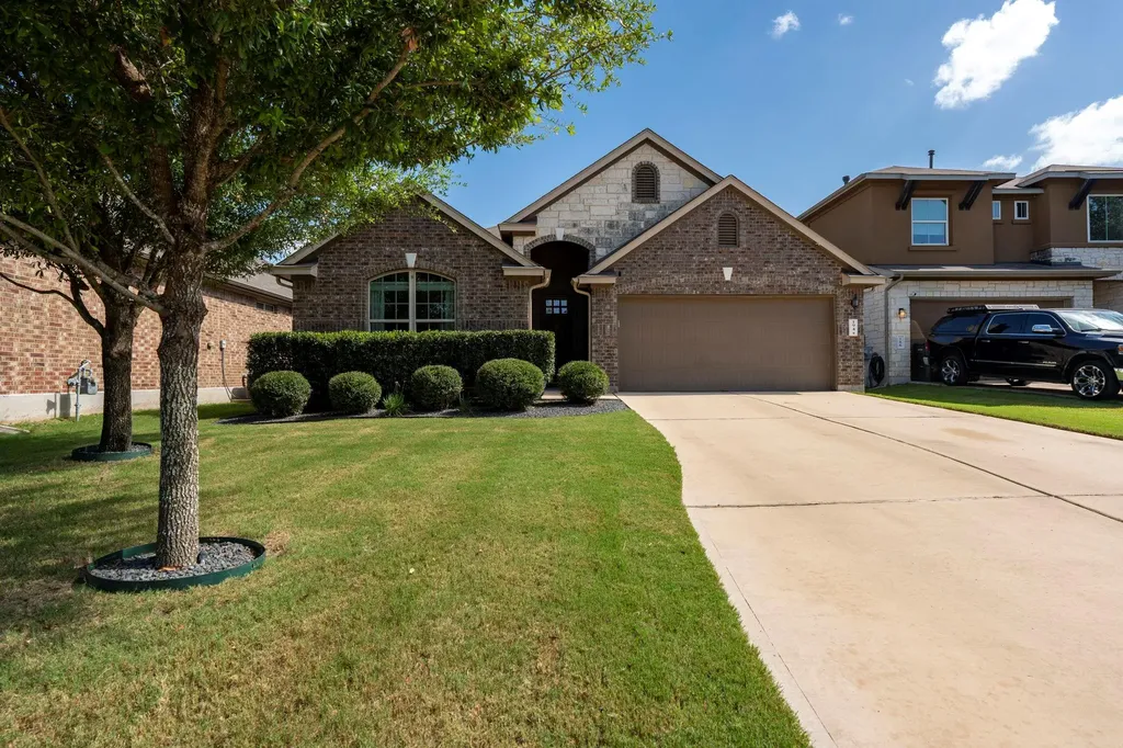 194 Sugar Creek Buda TX 78610