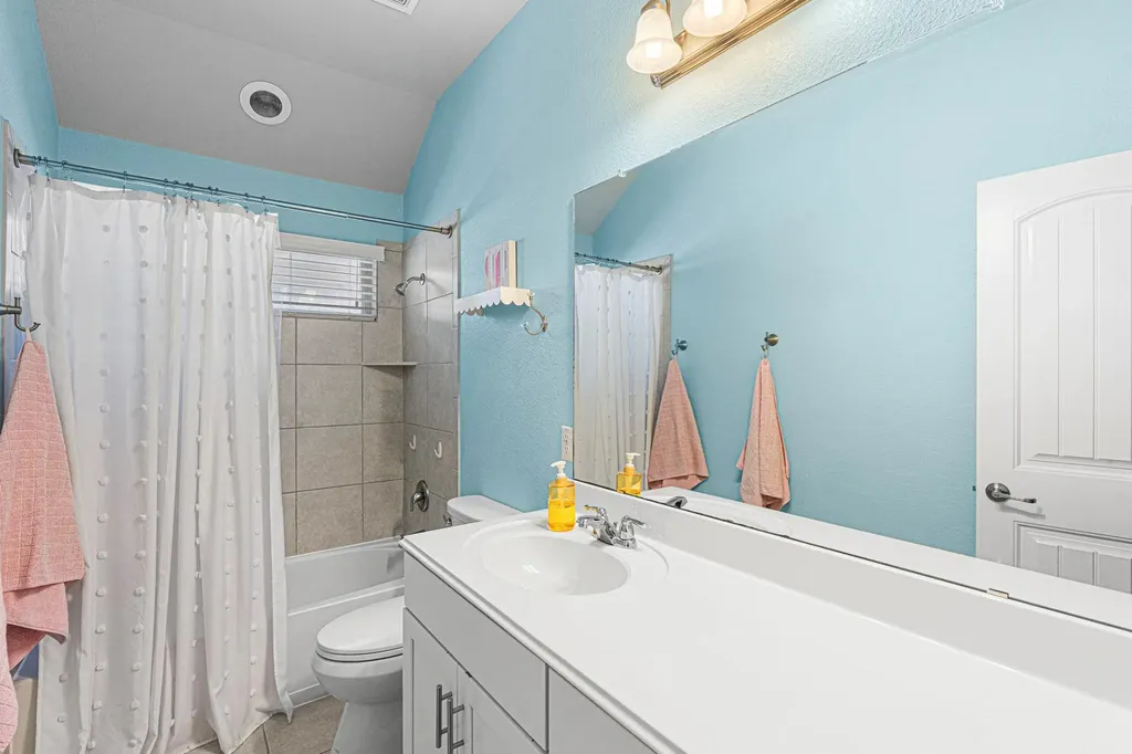 194 Sugar Creek Buda TX 78610