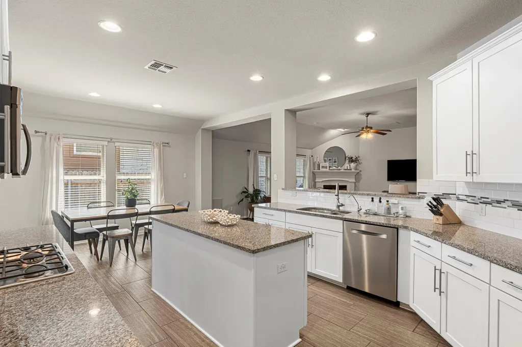 194 Sugar Creek Buda TX 78610