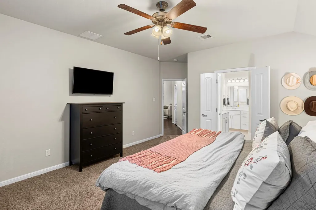 194 Sugar Creek Buda TX 78610