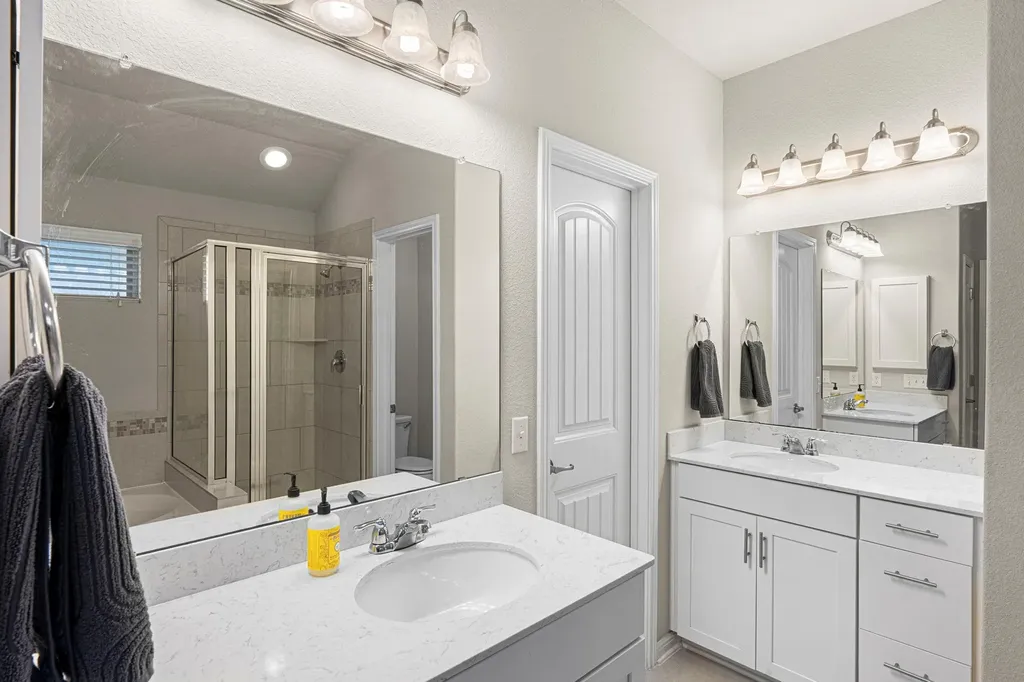 194 Sugar Creek Buda TX 78610