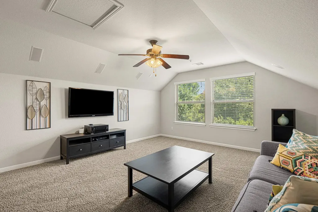 194 Sugar Creek Buda TX 78610