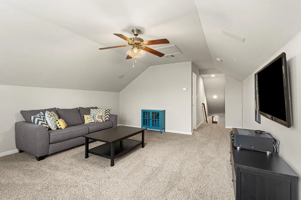 194 Sugar Creek Buda TX 78610
