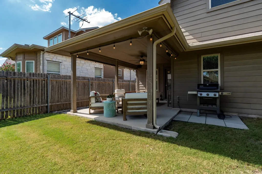 194 Sugar Creek Buda TX 78610