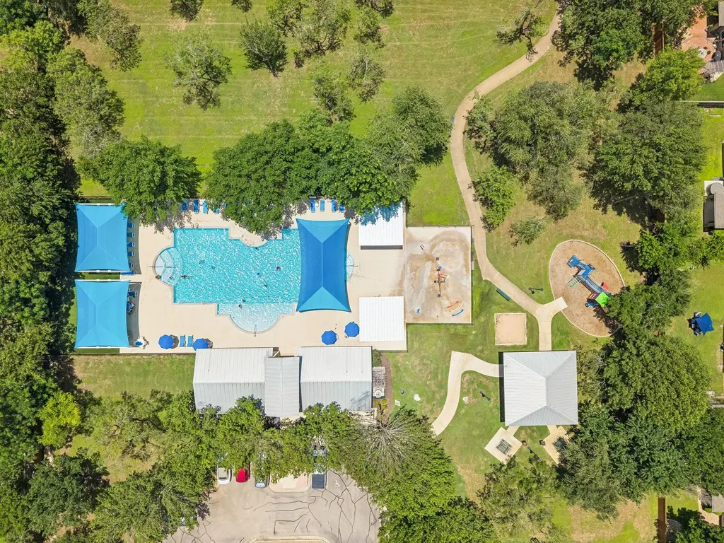194 Sugar Creek Buda TX 78610