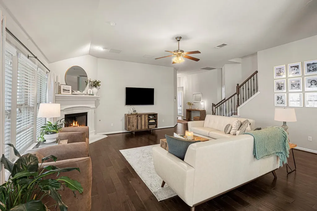 194 Sugar Creek Buda TX 78610