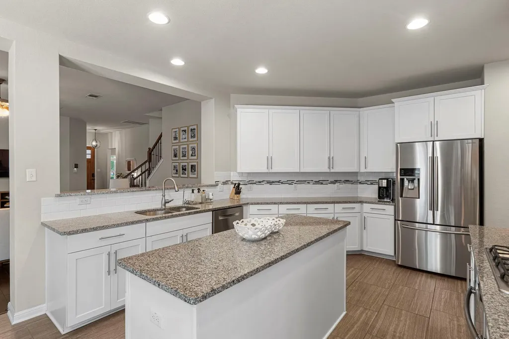 194 Sugar Creek Buda TX 78610