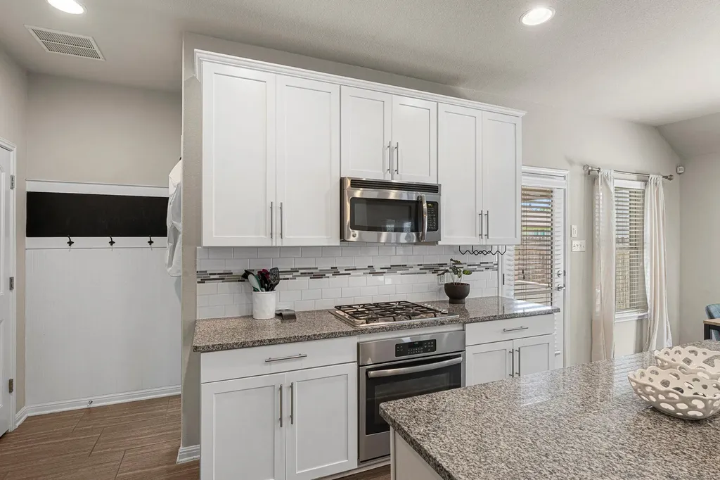 194 Sugar Creek Buda TX 78610