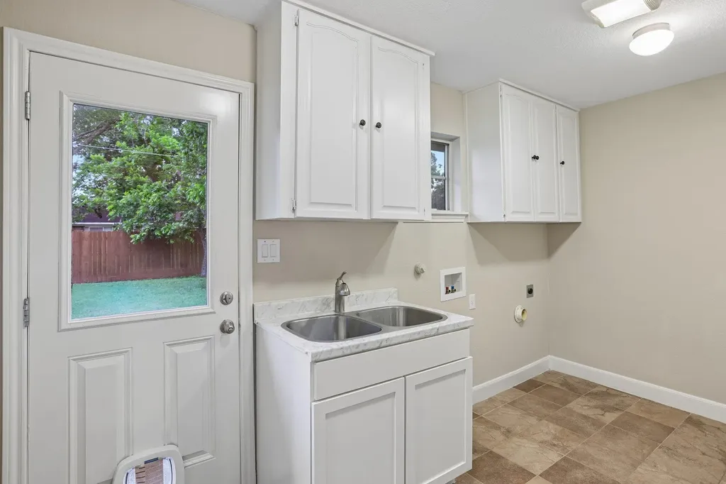 810 Vogel Drive Lockhart TX 78644