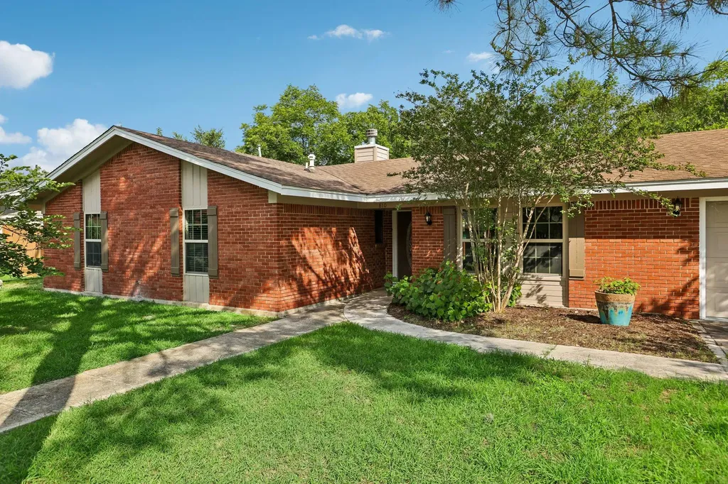 810 Vogel Drive Lockhart TX 78644