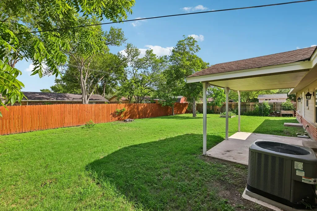 810 Vogel Drive Lockhart TX 78644