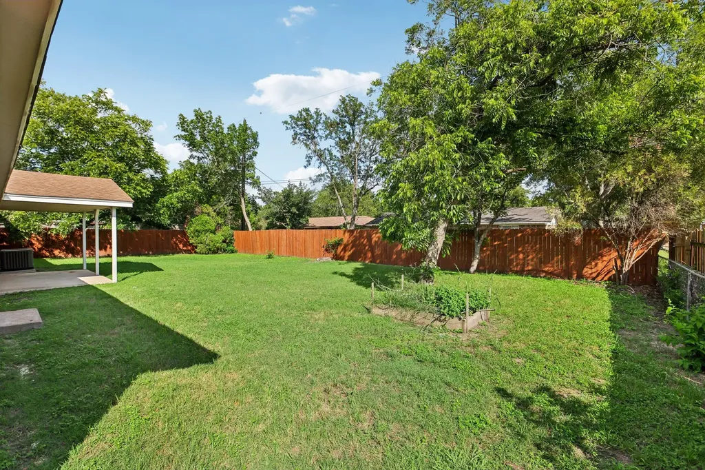 810 Vogel Drive Lockhart TX 78644