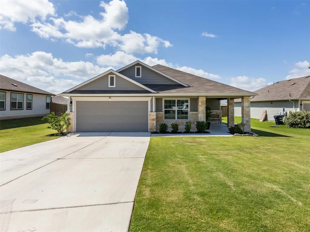 439 Hunter Loop Bertram TX 78605