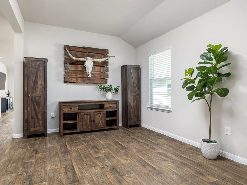 439 Hunter Loop Bertram TX 78605