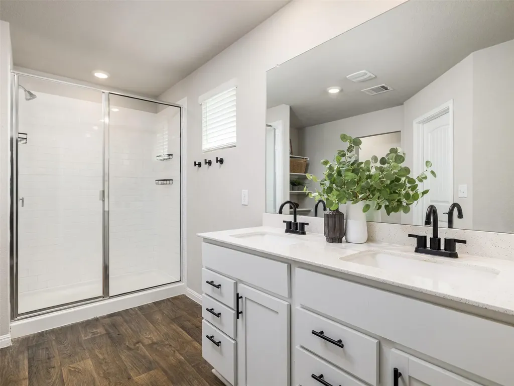 439 Hunter Loop Bertram TX 78605