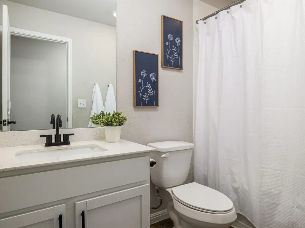 439 Hunter Loop Bertram TX 78605