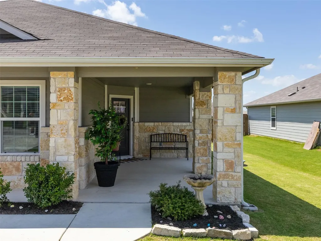 439 Hunter Loop Bertram TX 78605