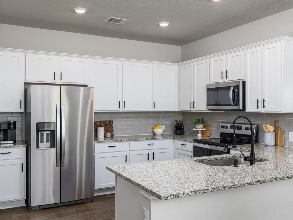 439 Hunter Loop Bertram TX 78605