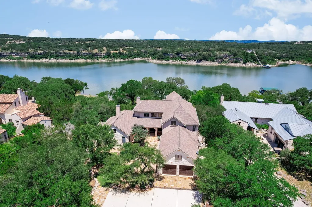 3004 Travis Lakeside Drive Spicewood TX 78669