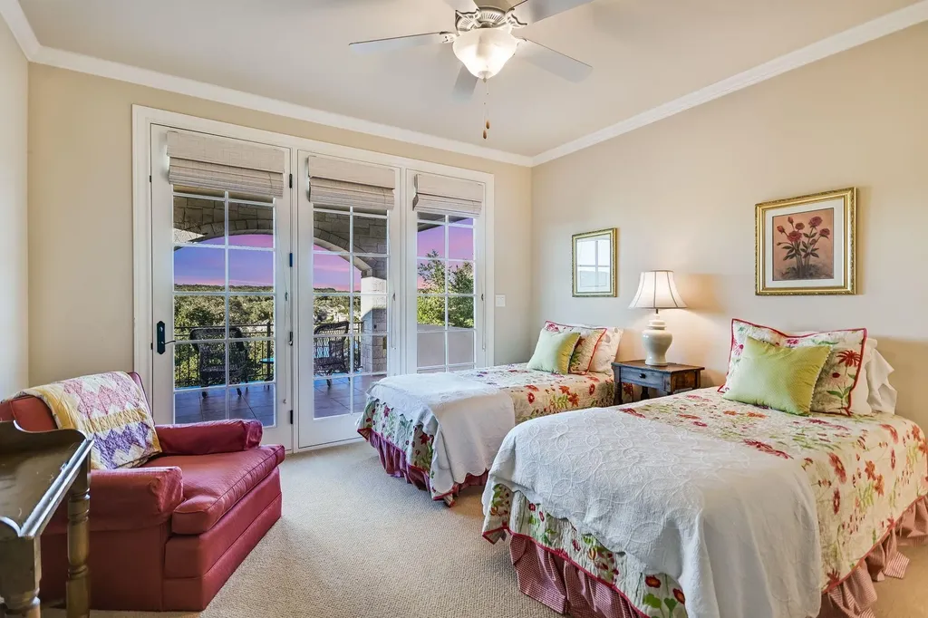 3004 Travis Lakeside Drive Spicewood TX 78669