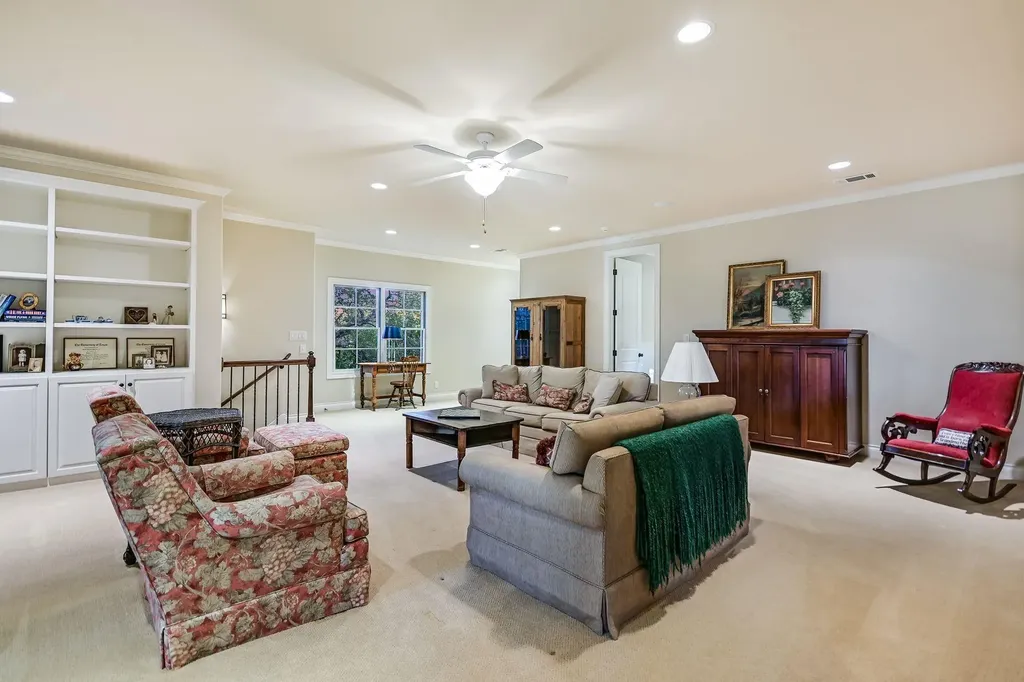 3004 Travis Lakeside Drive Spicewood TX 78669