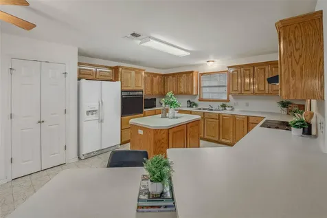 1110 County Road 439 Dime Box TX 77853