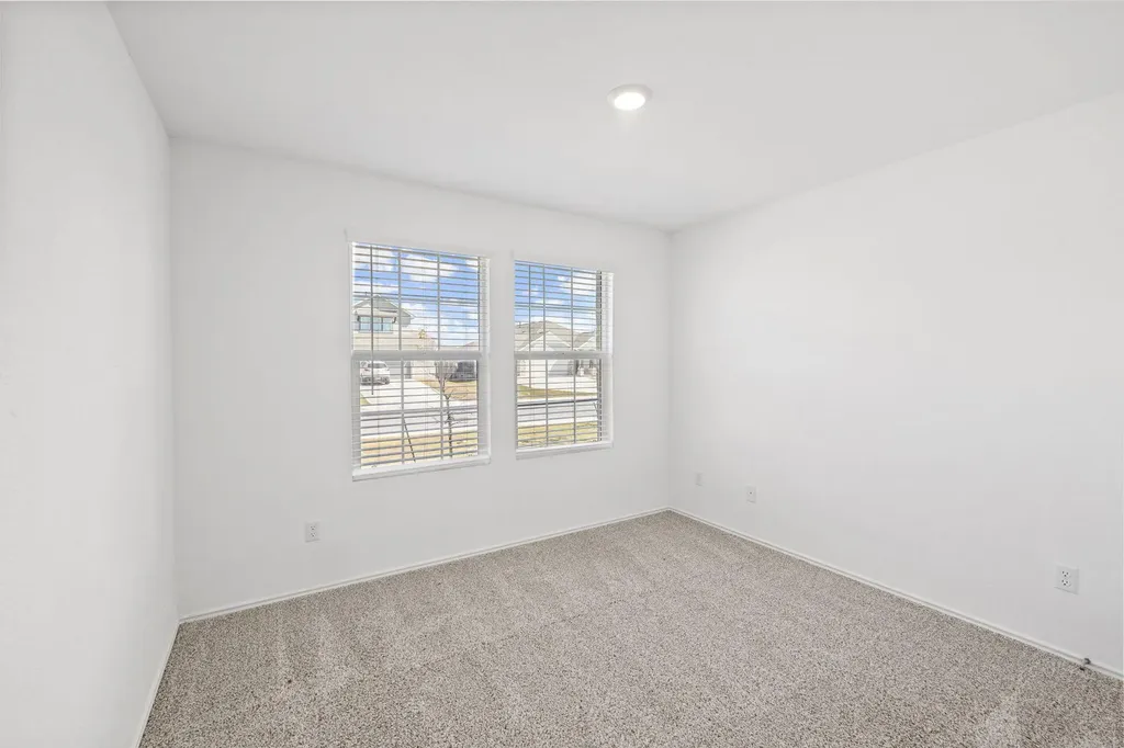 110 Madrid Kyle TX 78640
