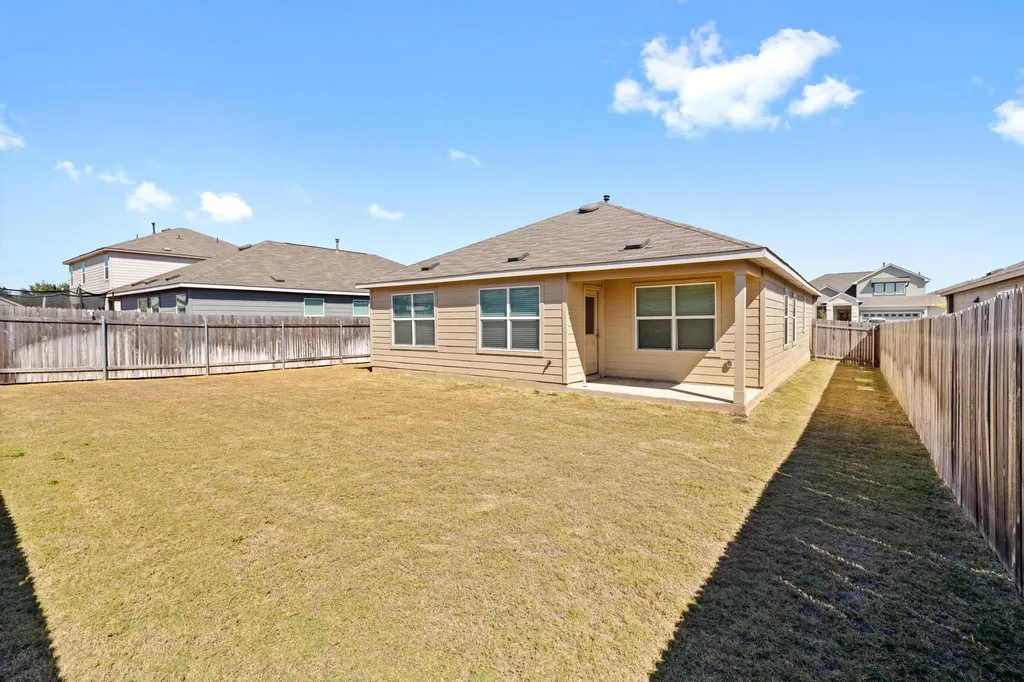 110 Madrid Kyle TX 78640
