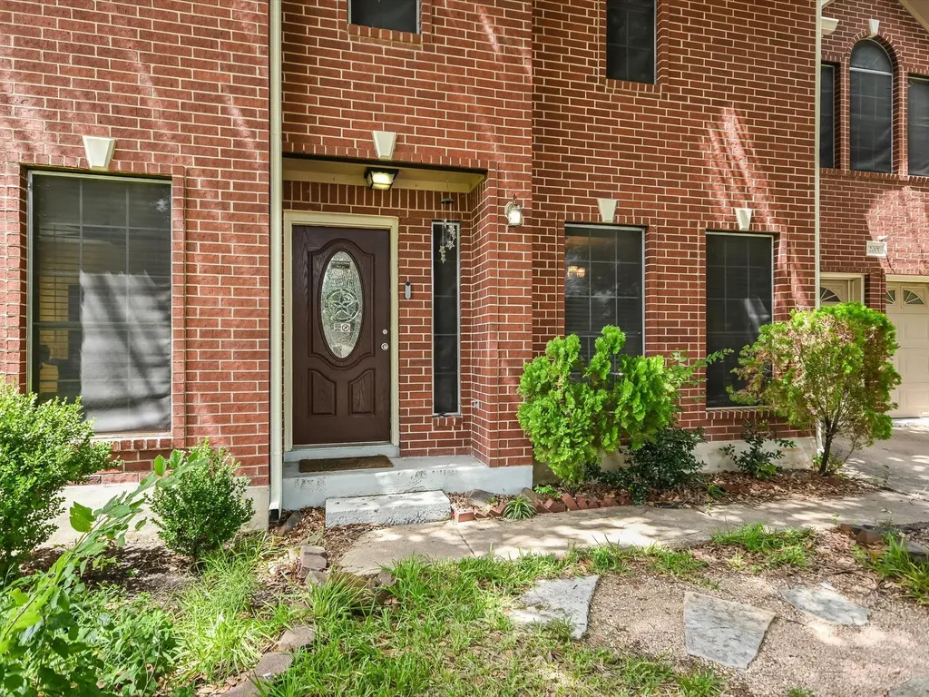 2001 Aster Way Round Rock TX 78665