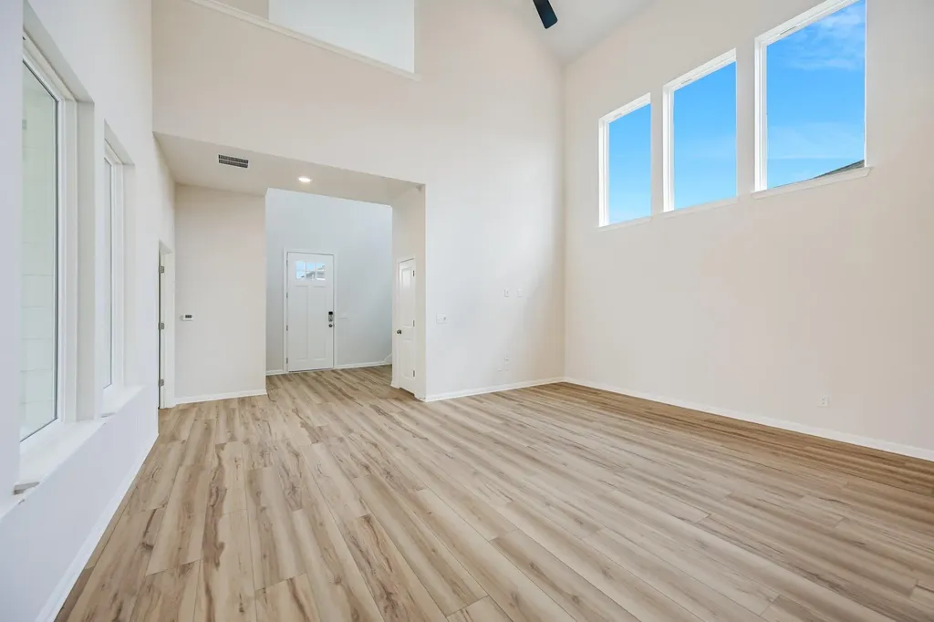 8517 Dongan Drive Austin TX 78744