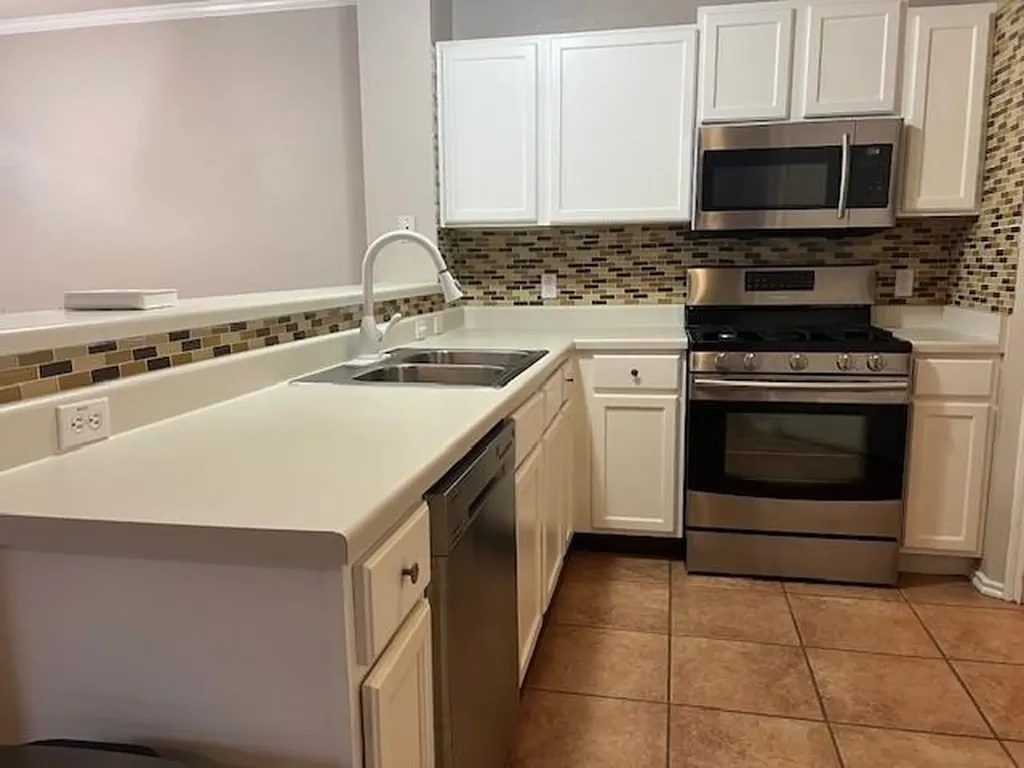 184 Dandelion Loop Kyle TX 78640