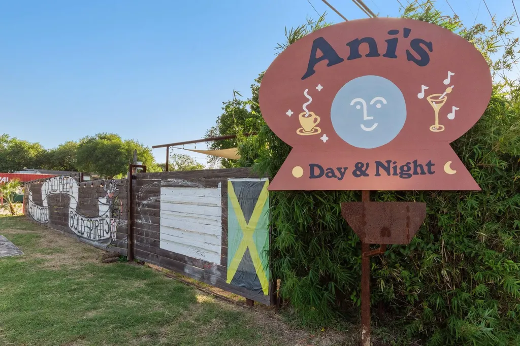 7209 Bassett Court Austin TX 78741