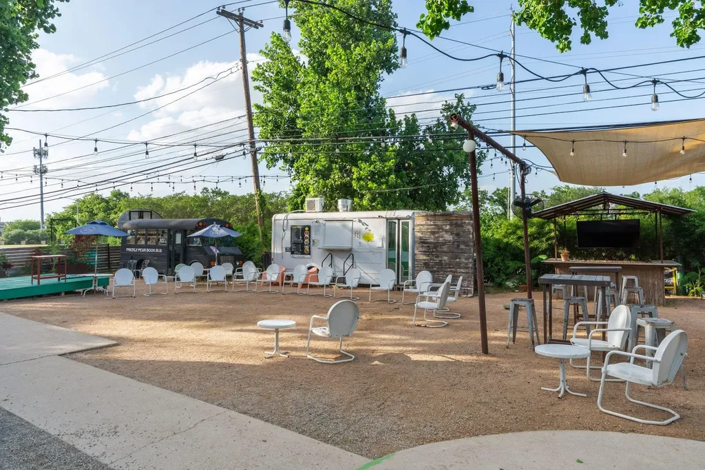 7209 Bassett Court Austin TX 78741