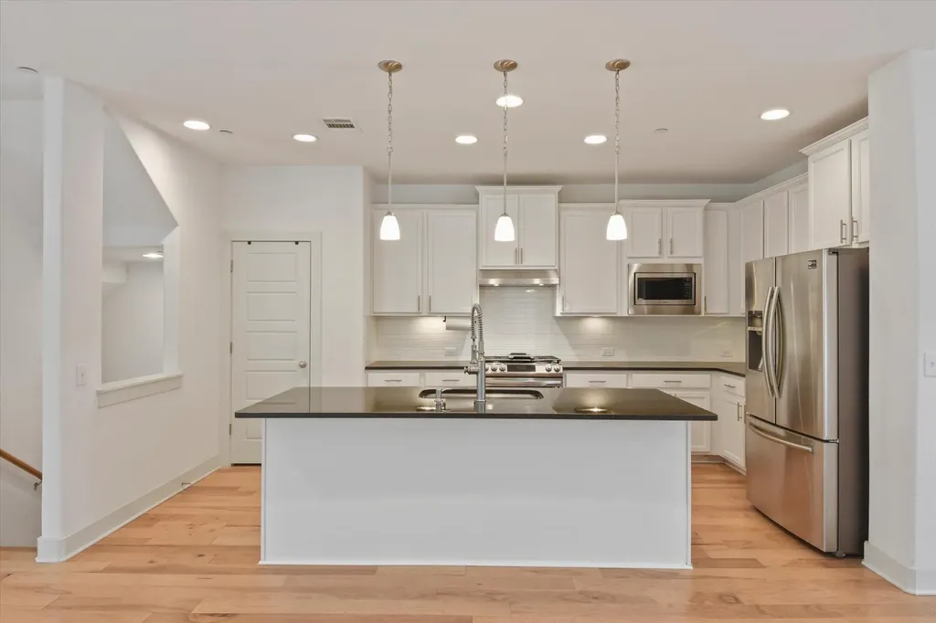 7209 Bassett Court Austin TX 78741