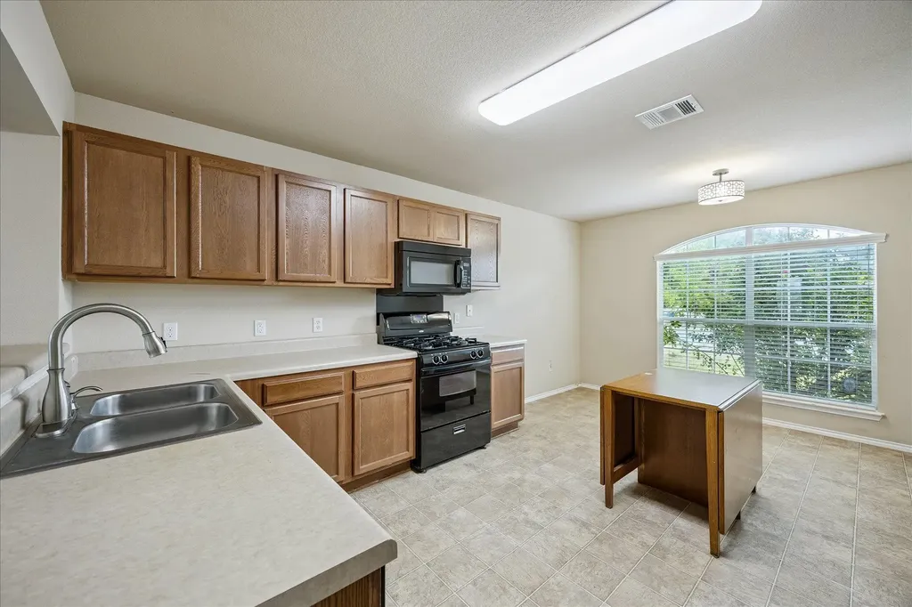 913 Remington Drive Leander TX 78641